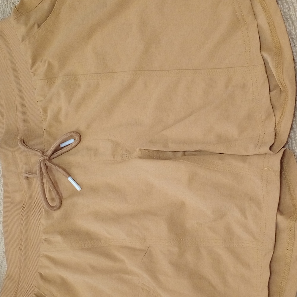 NWOT ZYIA ACTIVE Caramel Women's Active Shorts